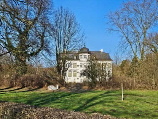 Wanderung des Heimatvereins zum Schloss Zweibrüggen in Übach